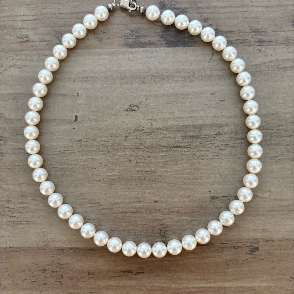 Vintage White Faux Pearl Necklace